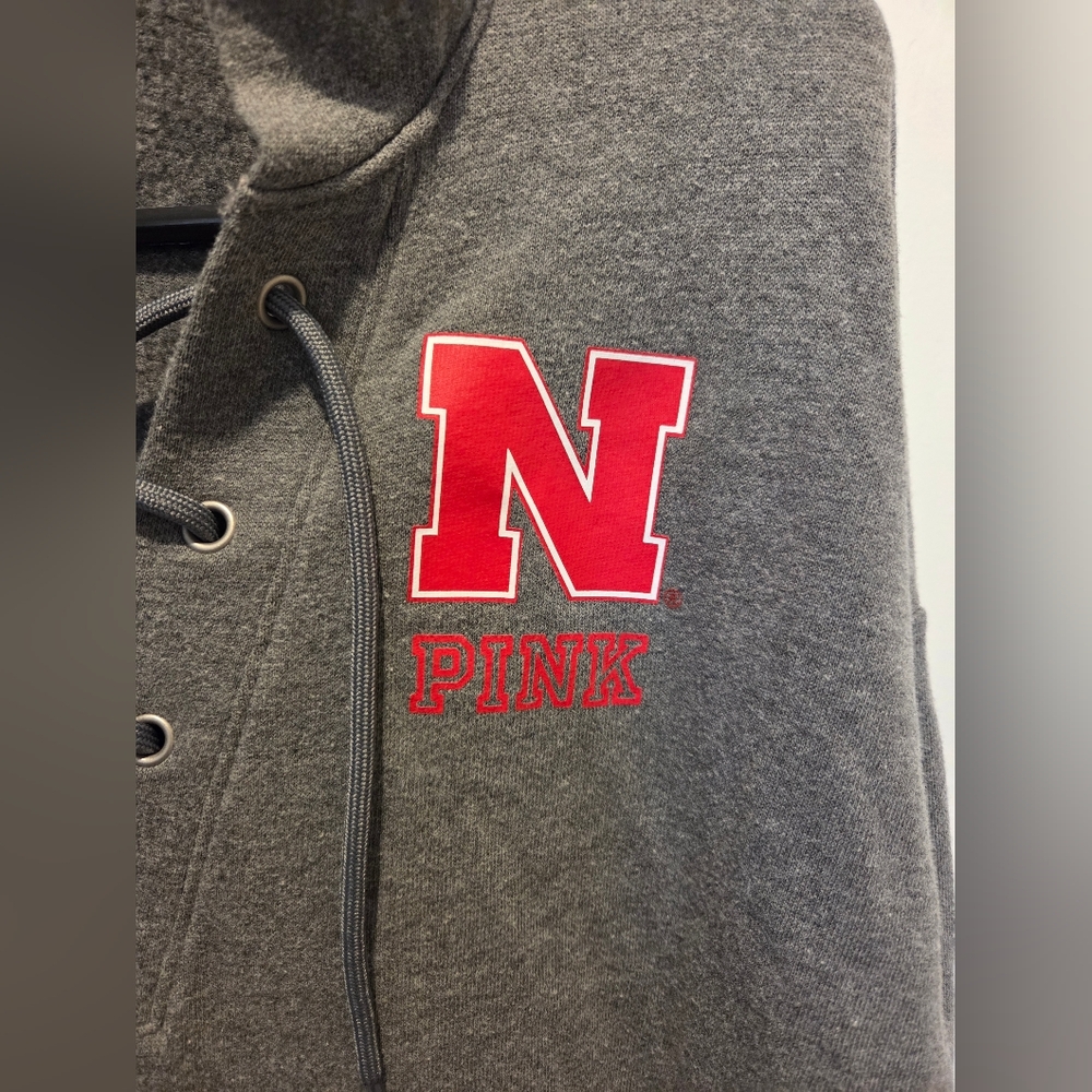 Vicoria's Secret PINK Nebraska Huskers Pullover Lace Up Hoodie Medium - Picture 4 of 10